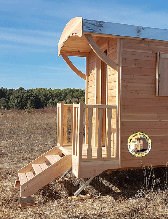 Option perron 75 avec barrière, chez Roulottes Farigoule.