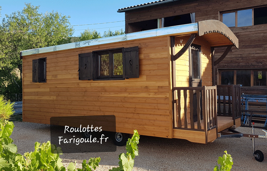 Roulottes Farigoule atelier ou chambre finition saturateur